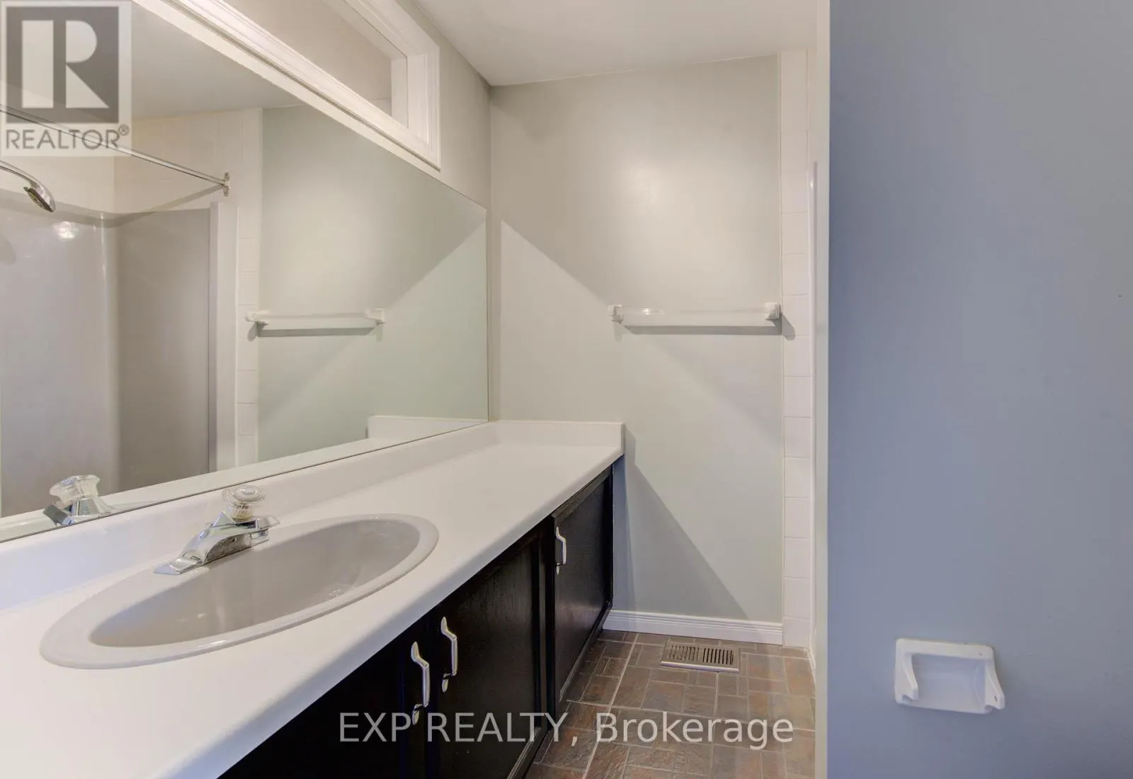 6 - 499 OAKVALE DRIVE
