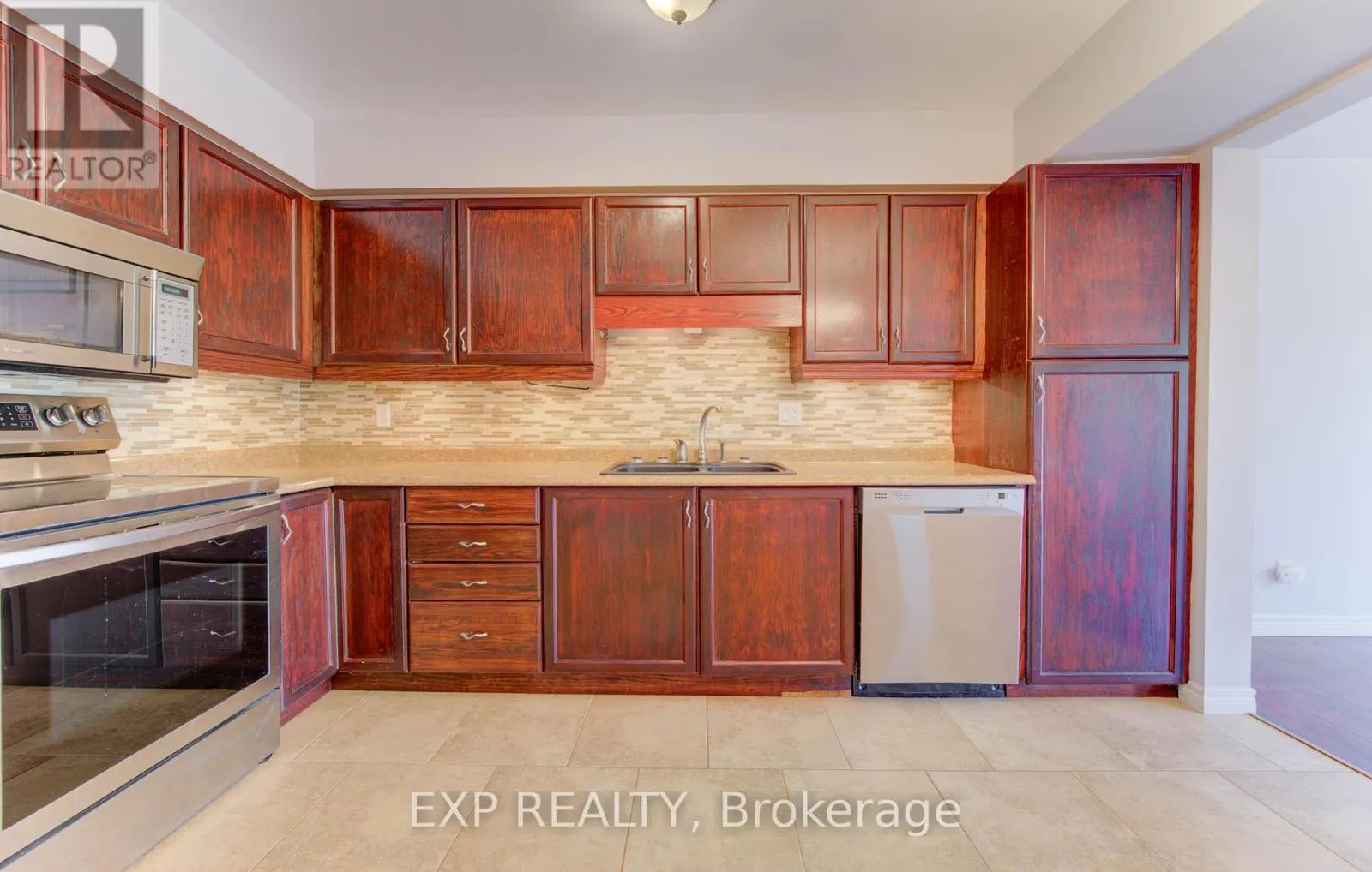 6 - 499 OAKVALE DRIVE