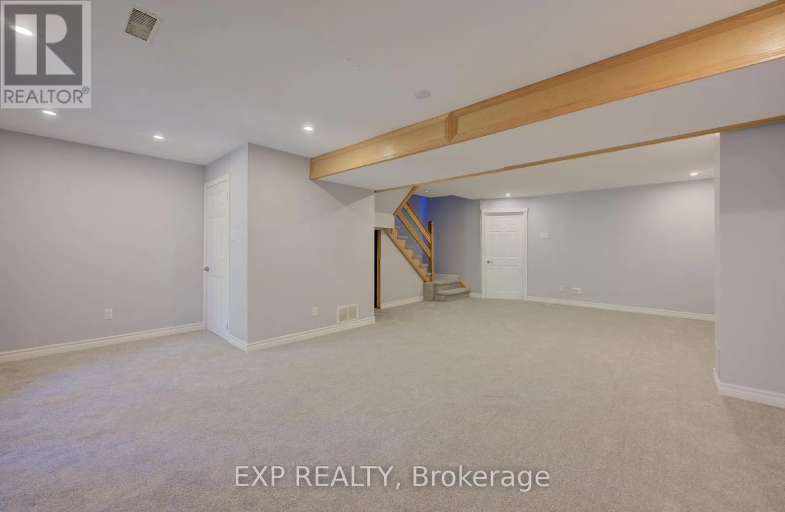 6 - 499 OAKVALE DRIVE