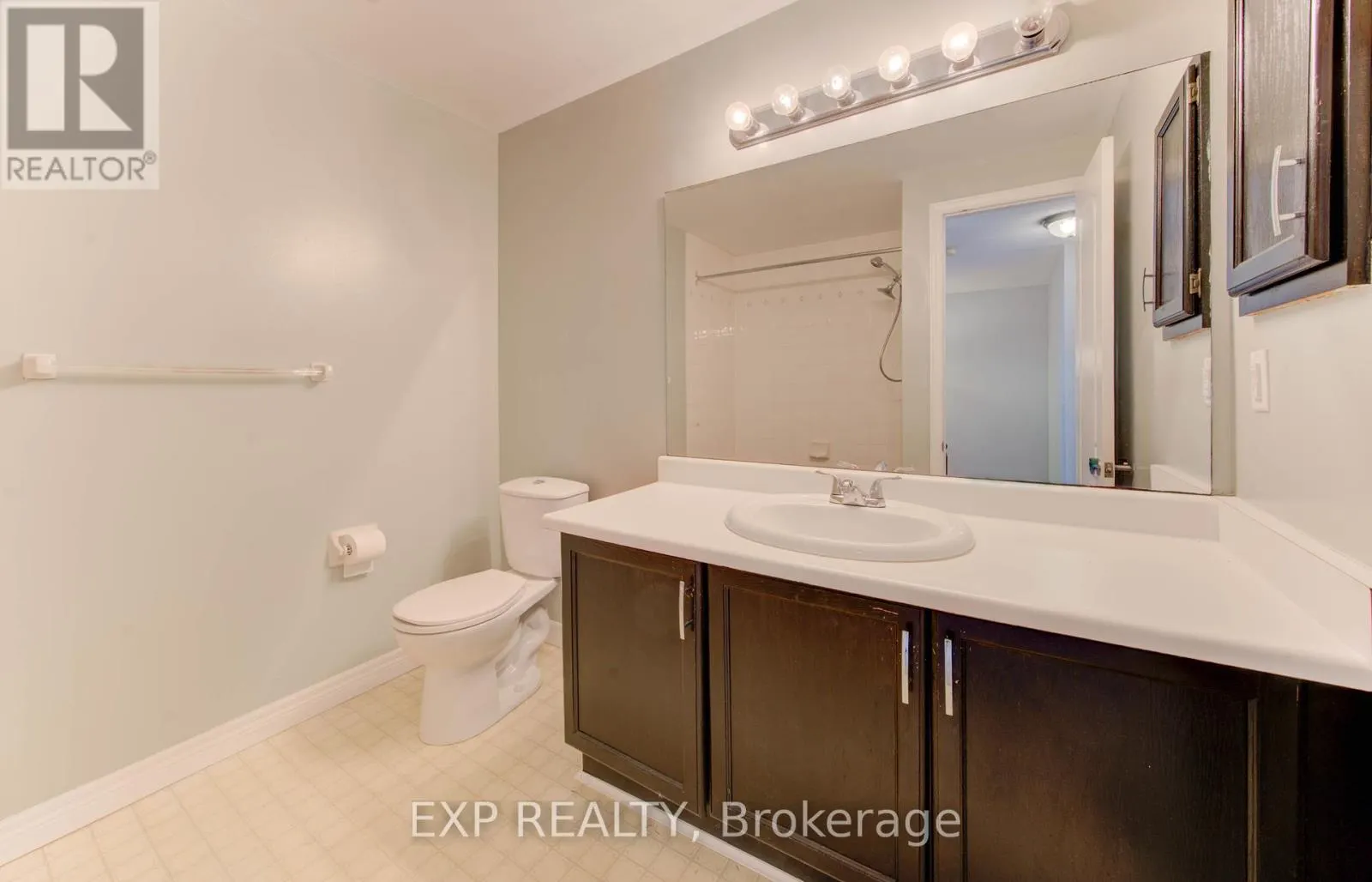 6 - 499 OAKVALE DRIVE
