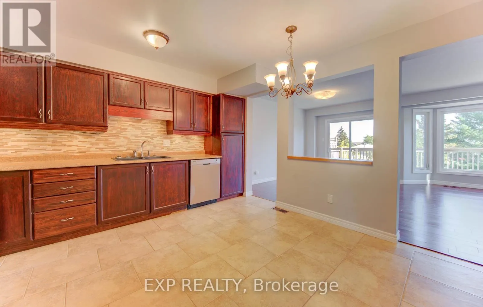 6 - 499 OAKVALE DRIVE