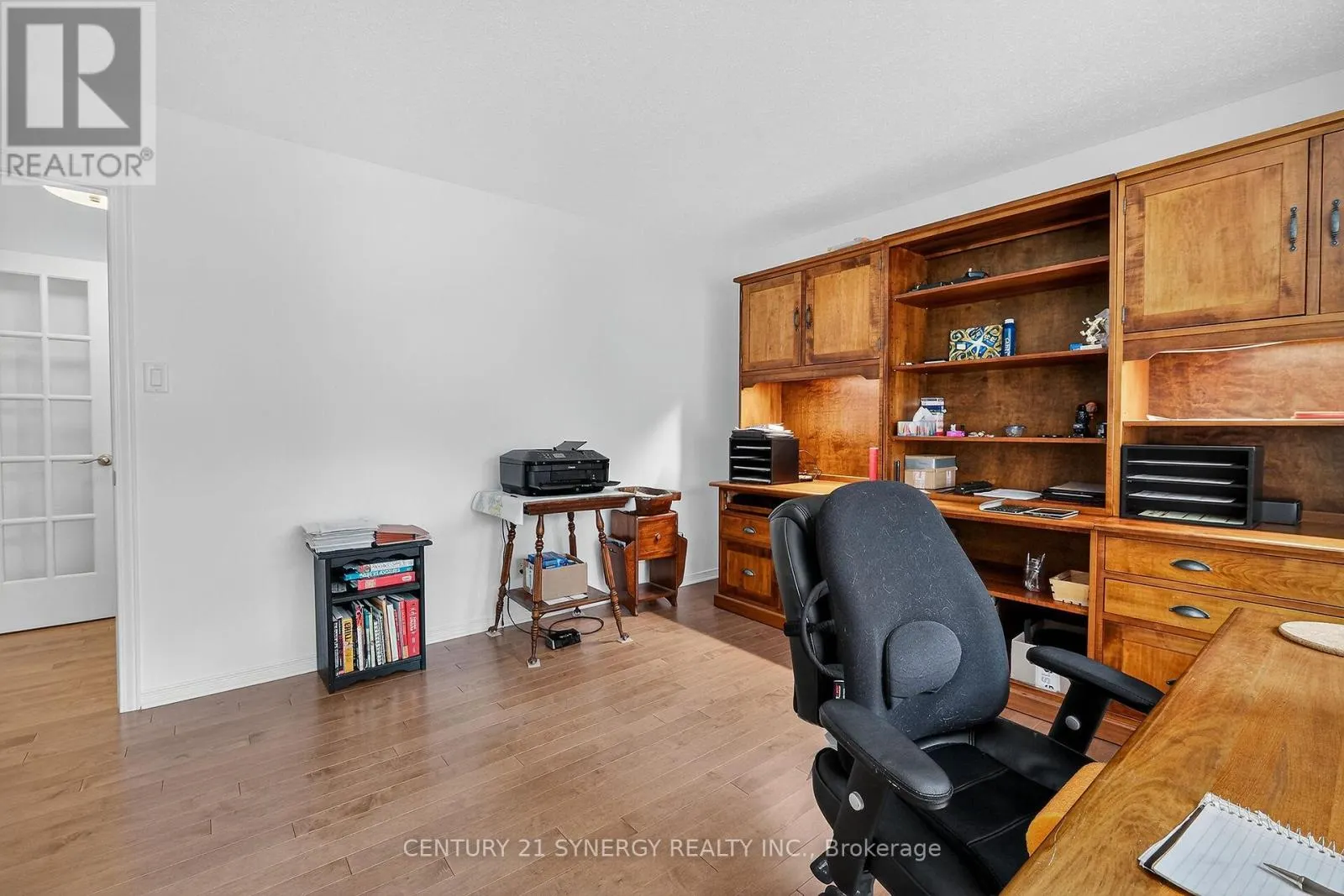47 - 18 OYSTER BAY COURT