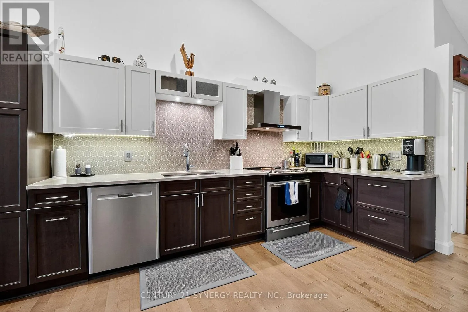 47 - 18 OYSTER BAY COURT