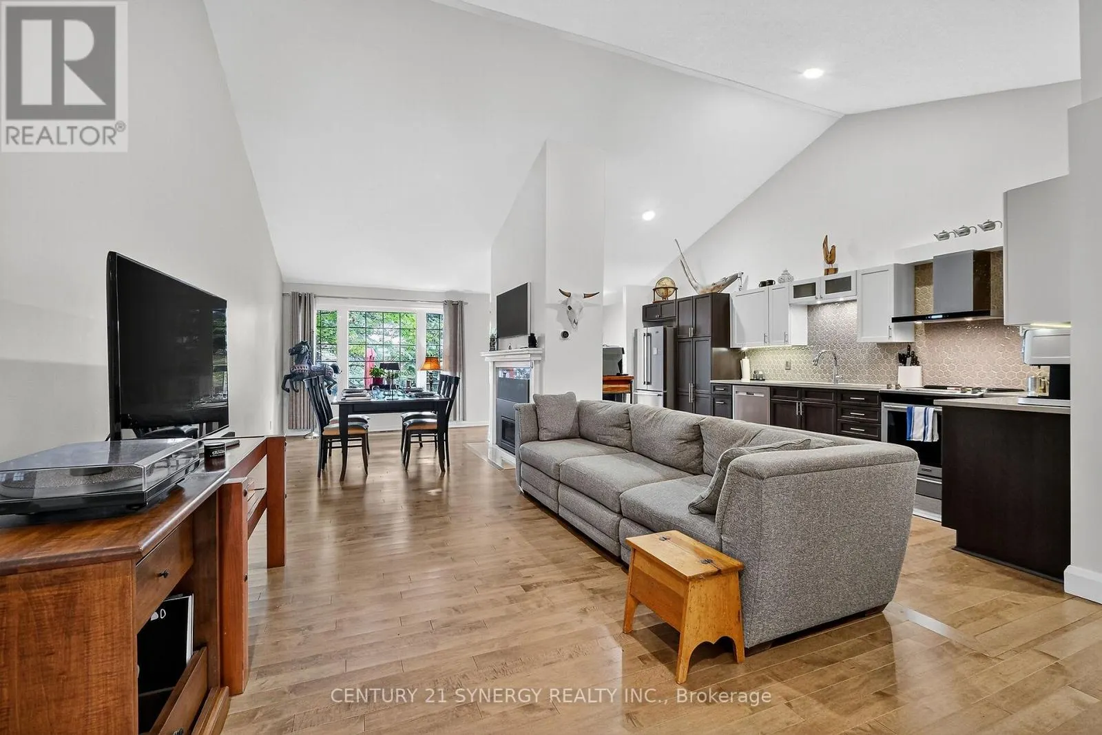 47 - 18 OYSTER BAY COURT