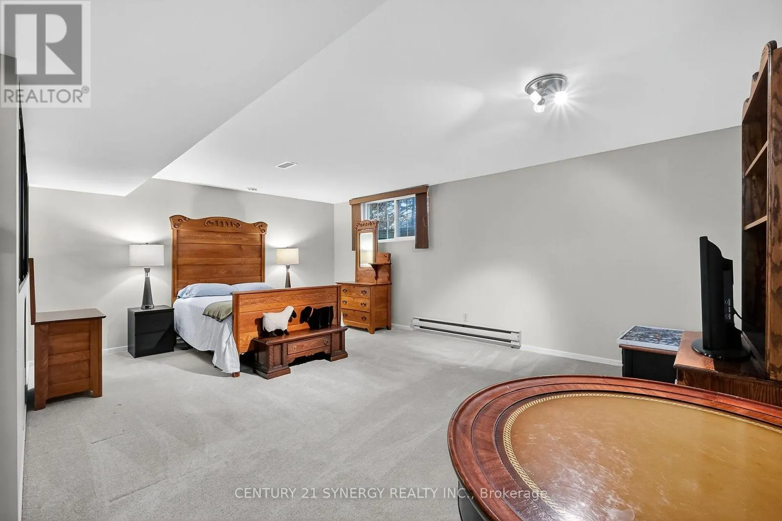 47 - 18 OYSTER BAY COURT