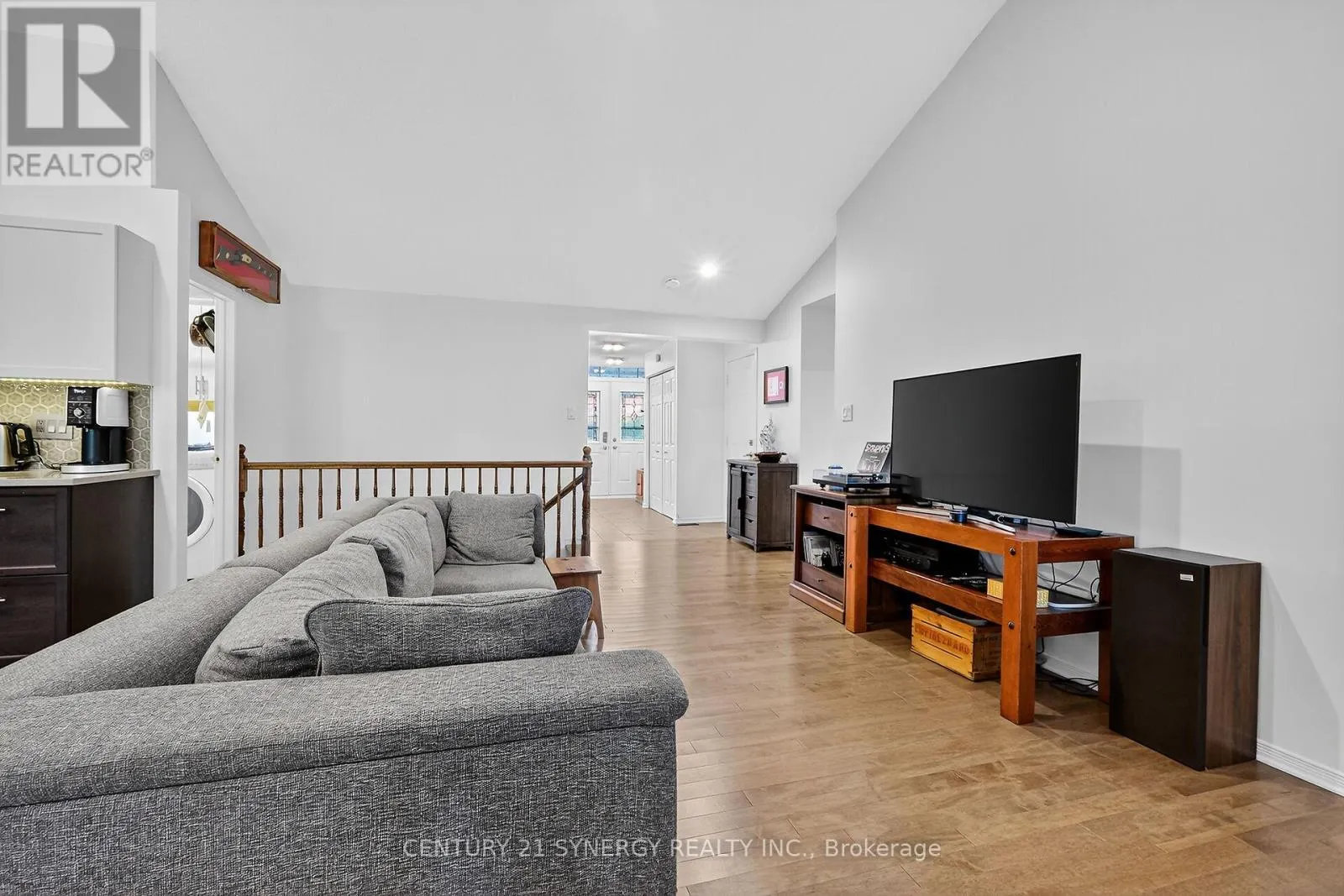 47 - 18 OYSTER BAY COURT