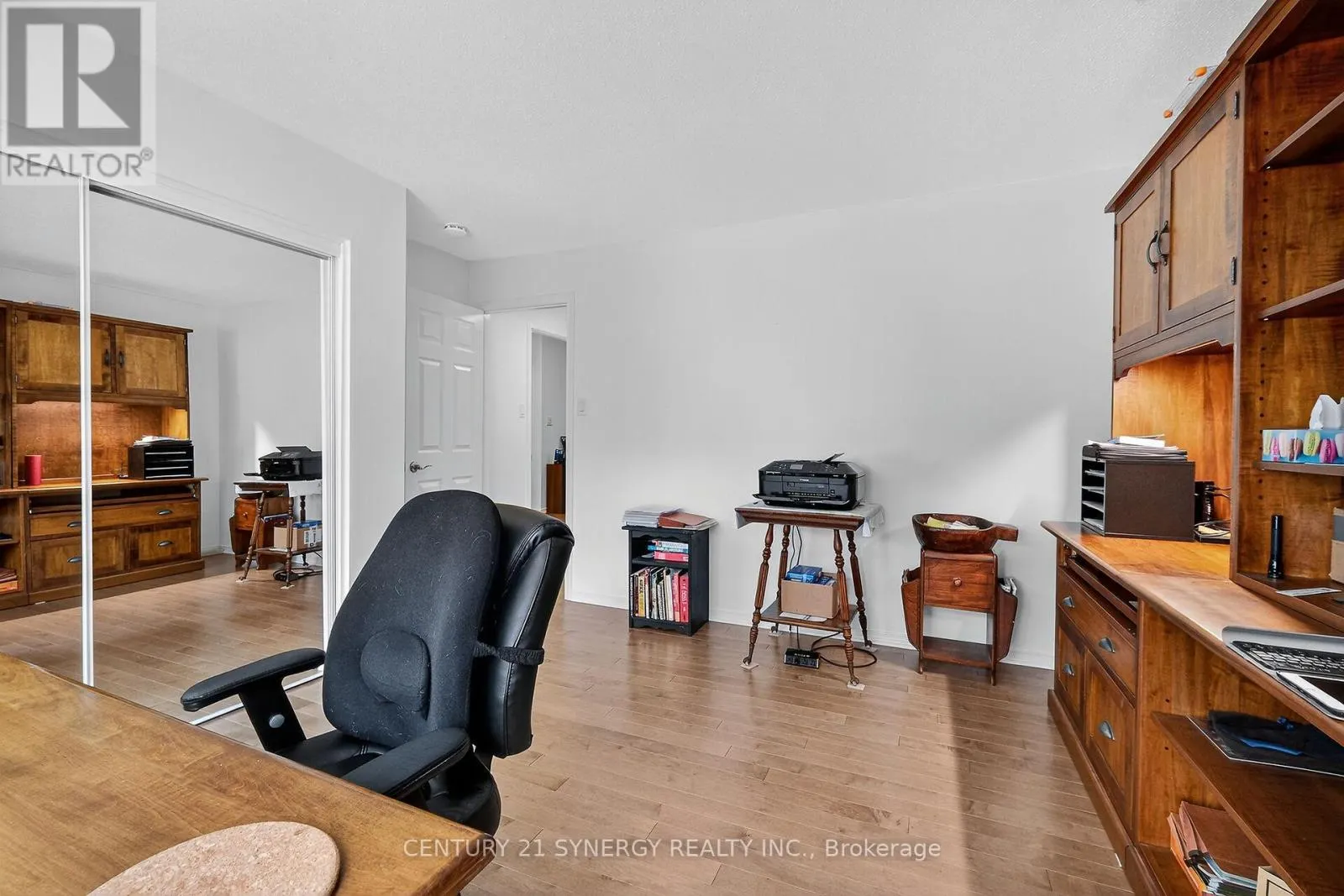 47 - 18 OYSTER BAY COURT