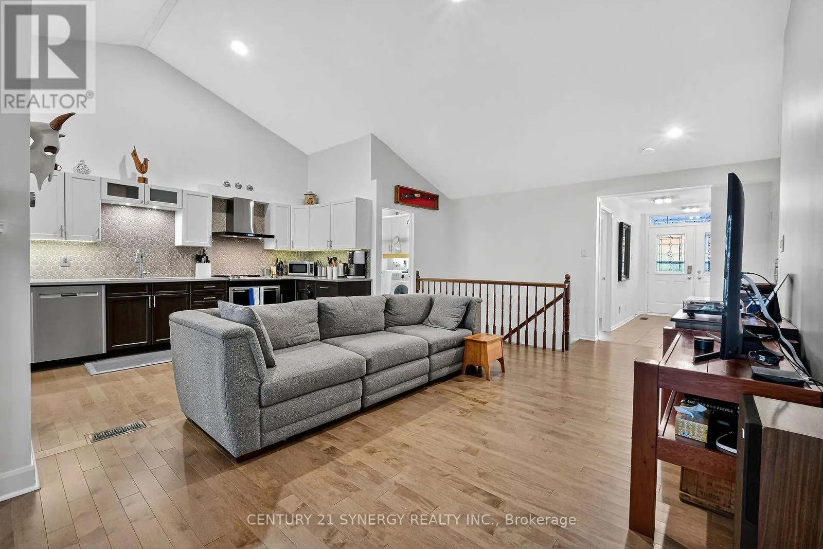 47 - 18 OYSTER BAY COURT