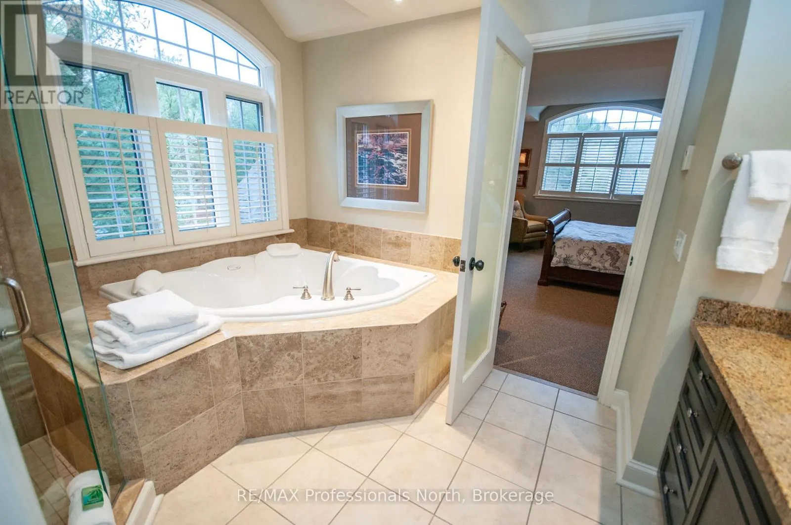 CARLING 4, W10 - 3876 MUSKOKA ROAD 118 WEST
