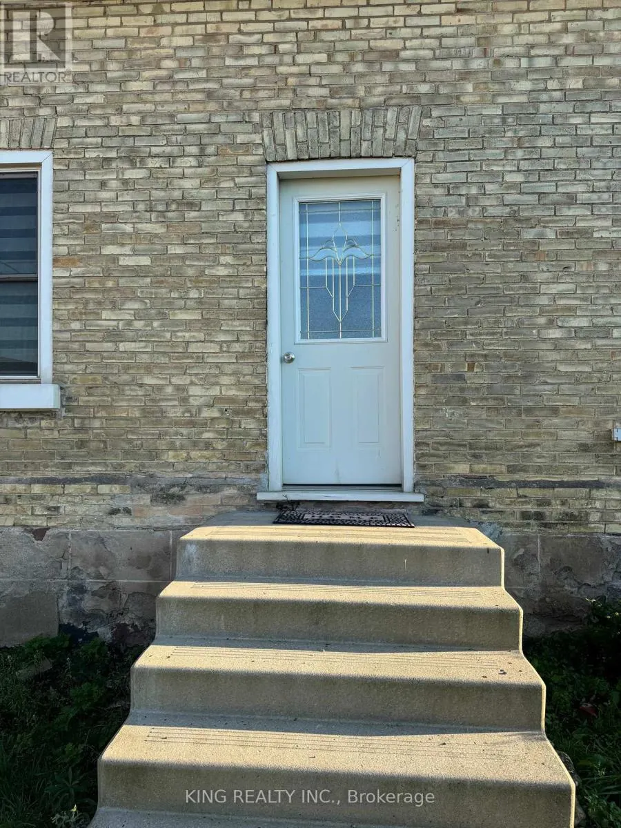 39 MAIN STREET E