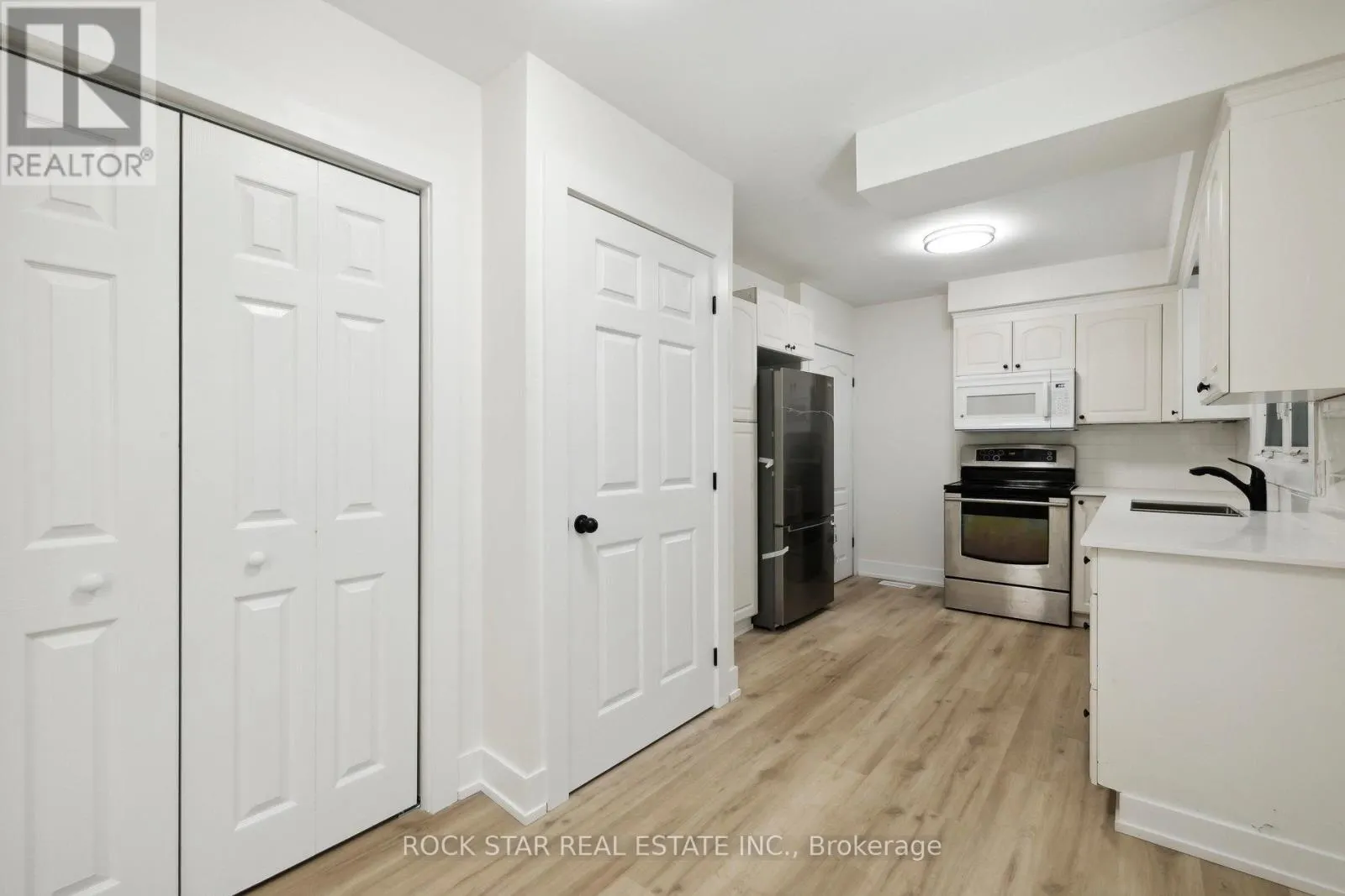 UPPER - 87 LEASIDE DRIVE