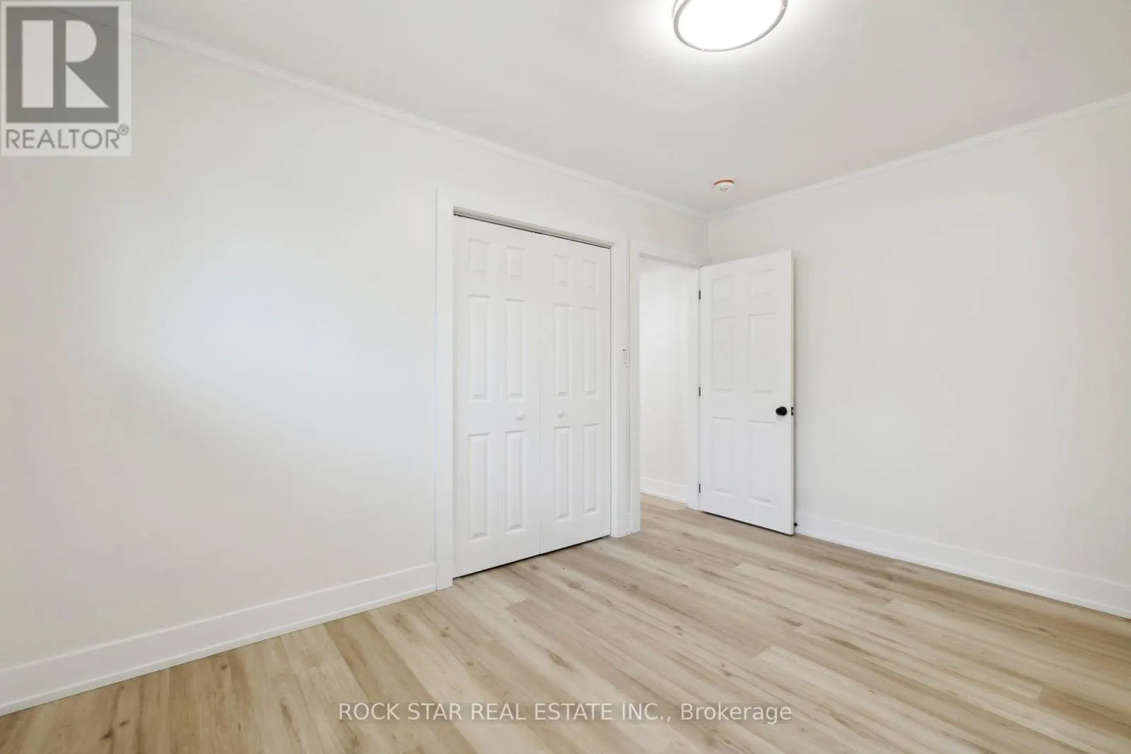 UPPER - 87 LEASIDE DRIVE