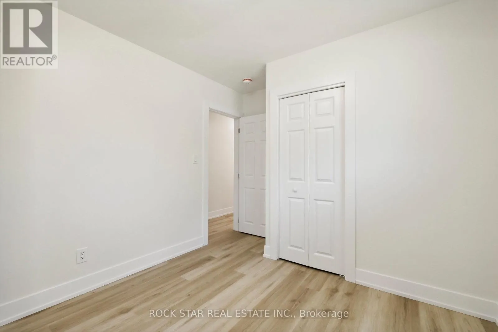 UPPER - 87 LEASIDE DRIVE