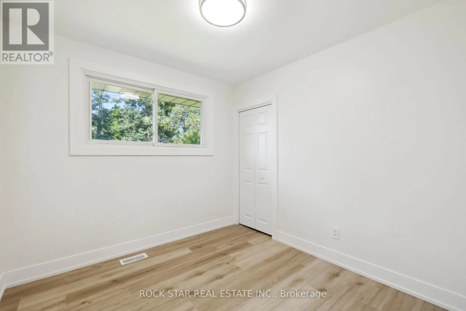 UPPER - 87 LEASIDE DRIVE