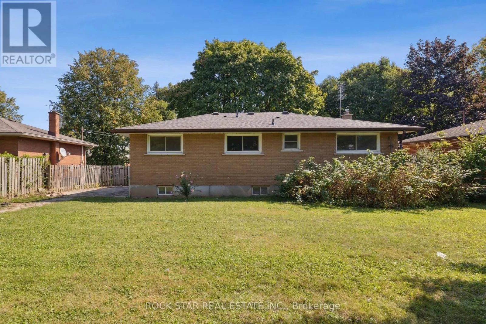 UPPER - 87 LEASIDE DRIVE