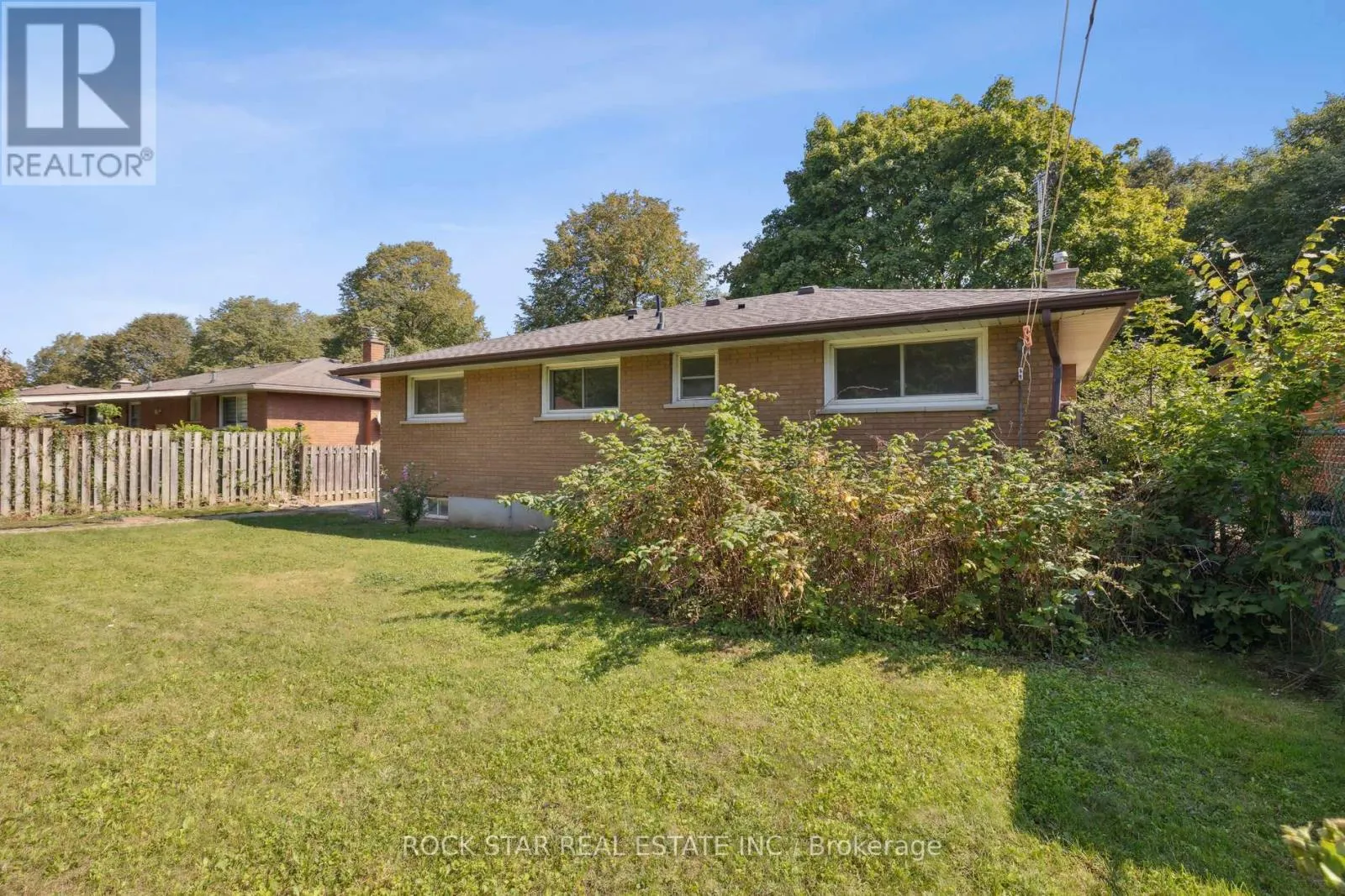 UPPER - 87 LEASIDE DRIVE