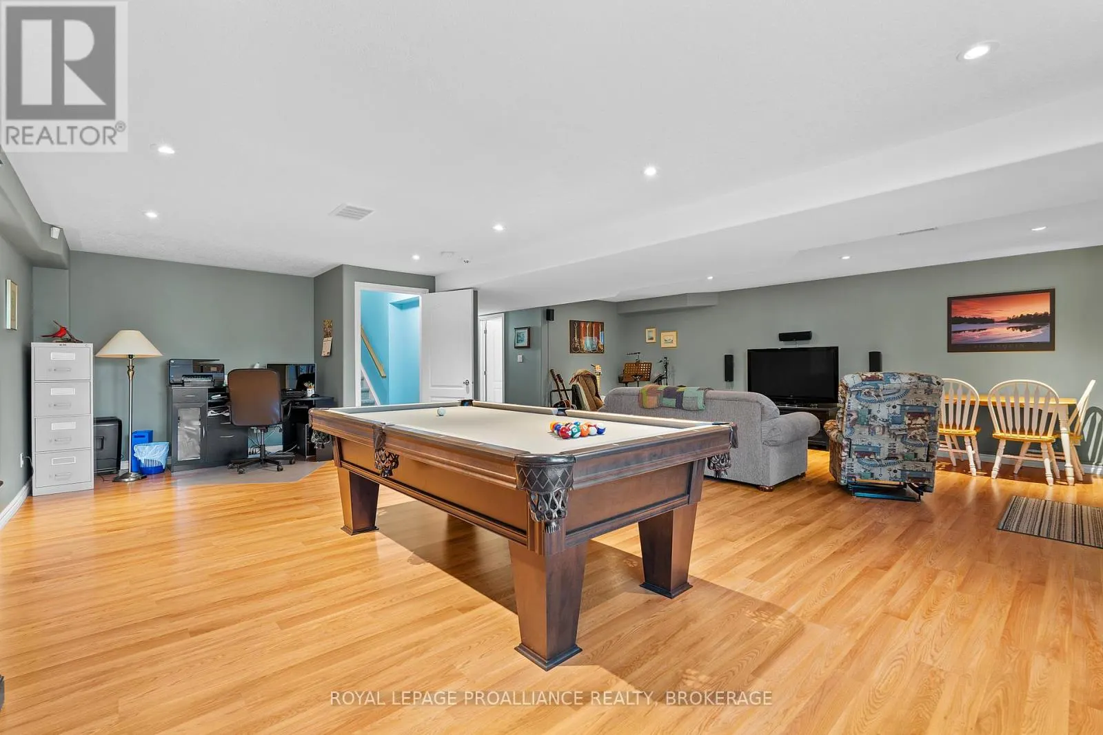 132 FARMSTEAD COURT