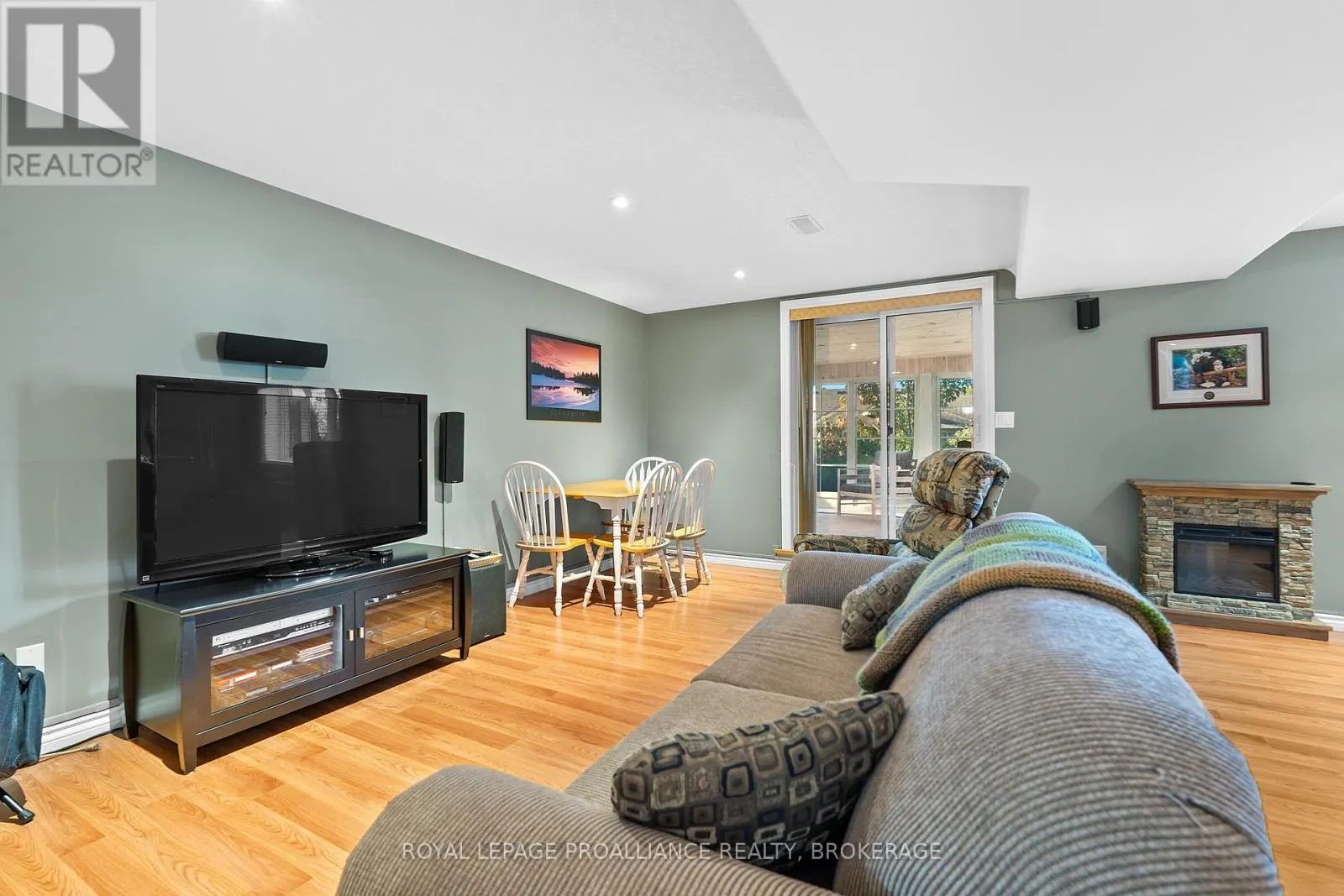 132 FARMSTEAD COURT