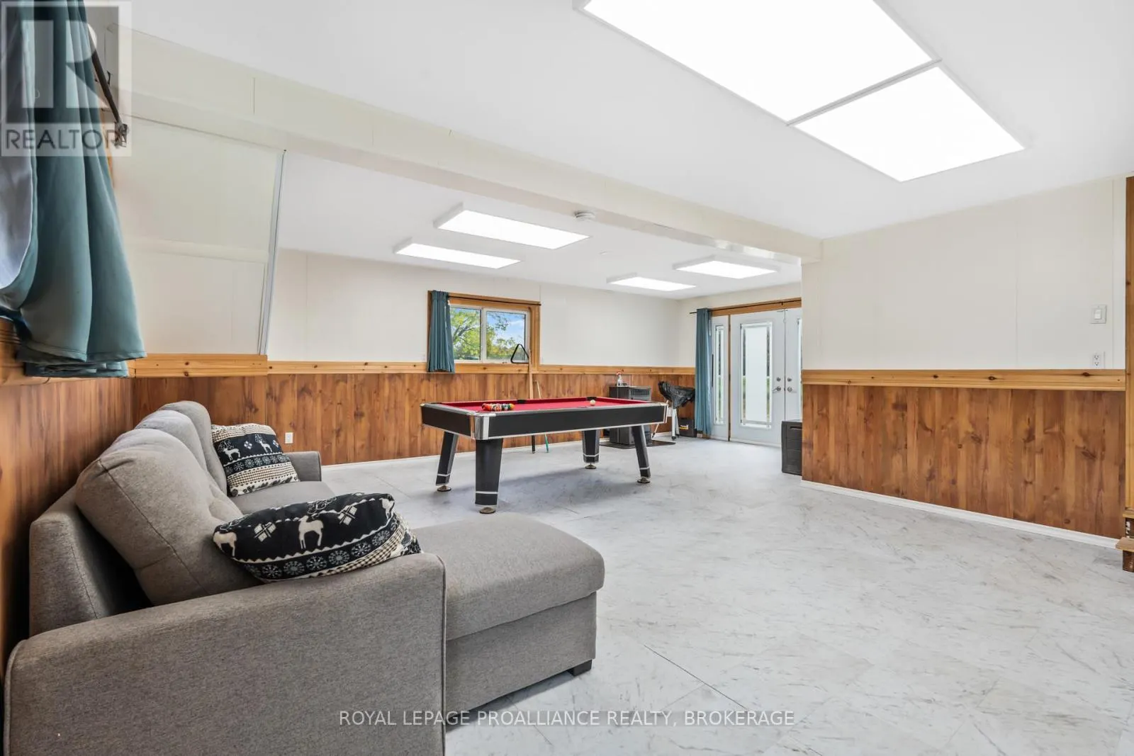 1551 COUNTY ROAD 1 E
