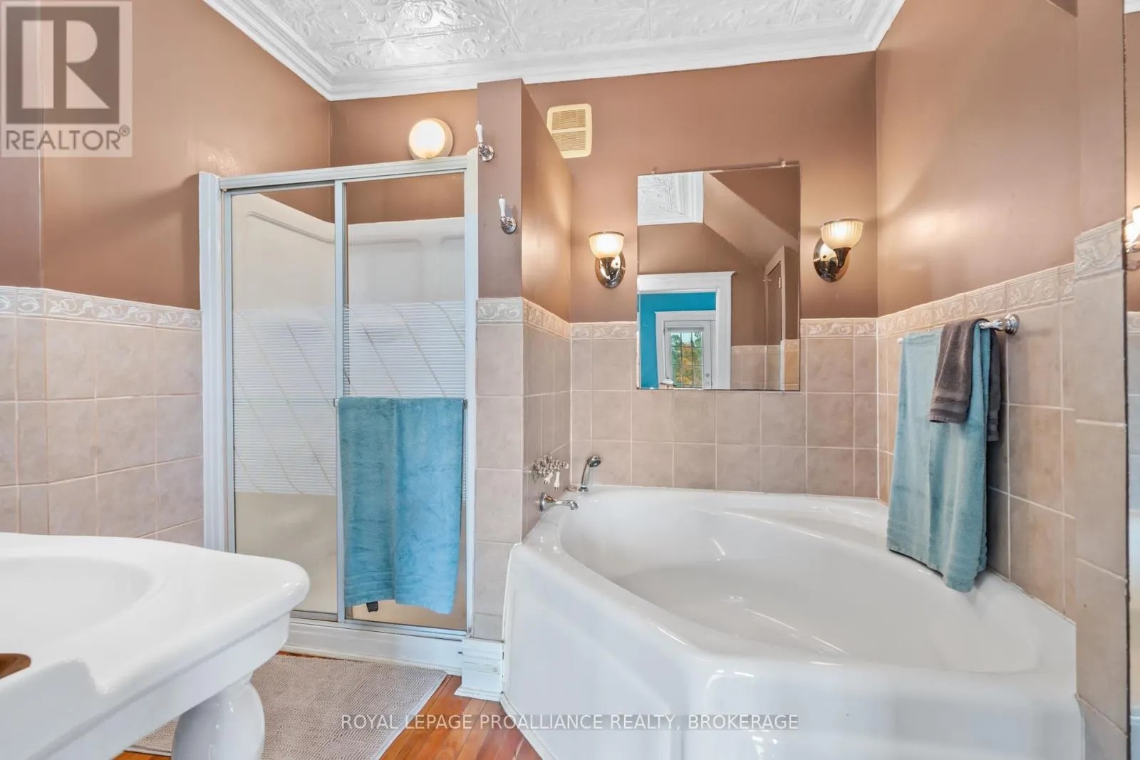 1551 COUNTY ROAD 1 E