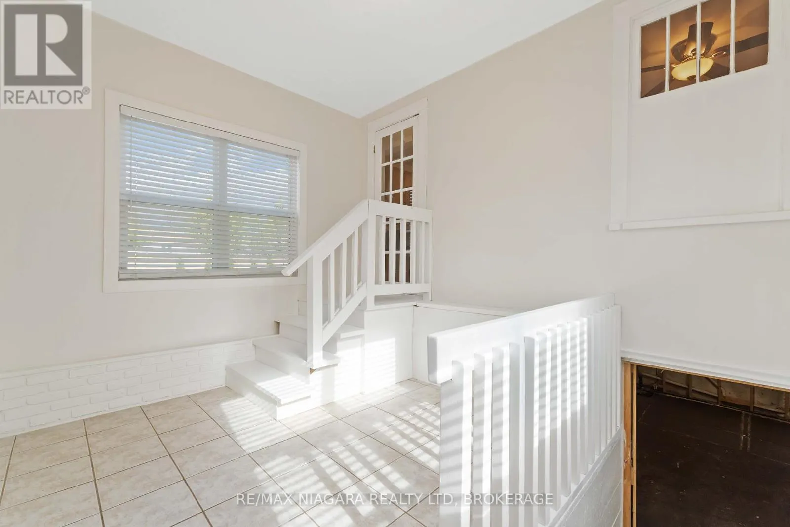 543 VINE STREET