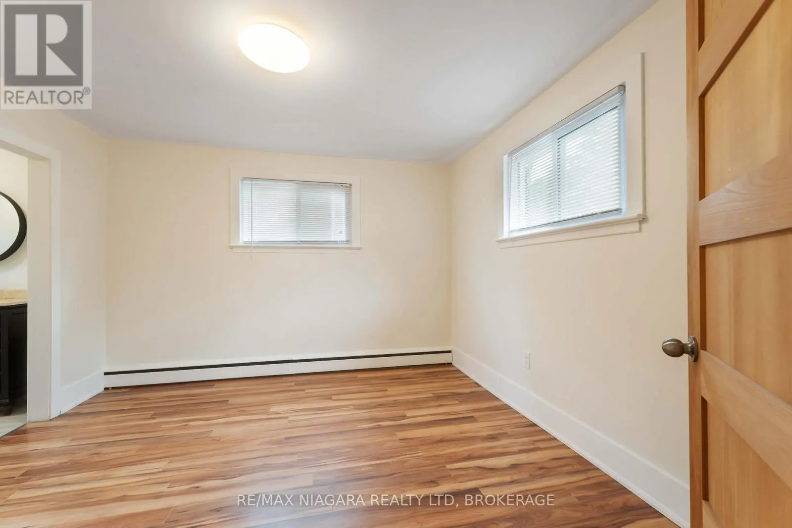 543 VINE STREET