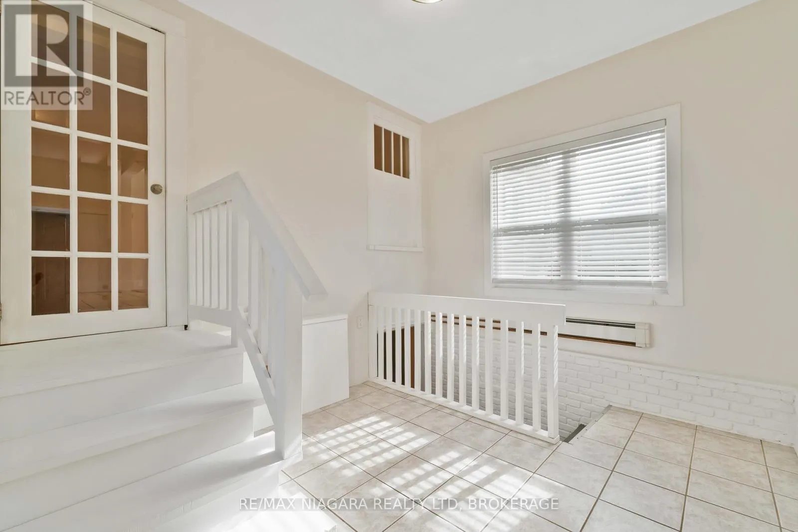 543 VINE STREET