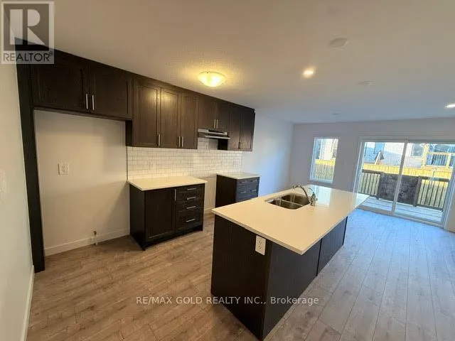 24 OAK FOREST COMMON CRESCENT