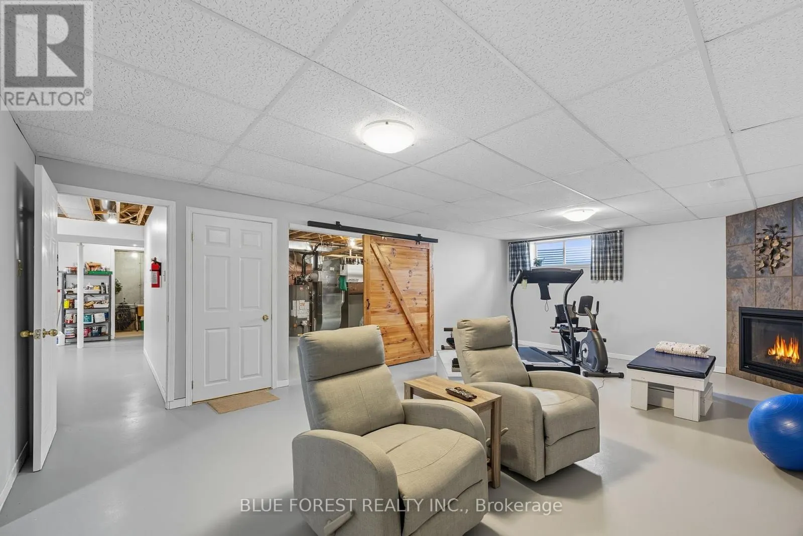 86 CALVERT LANE