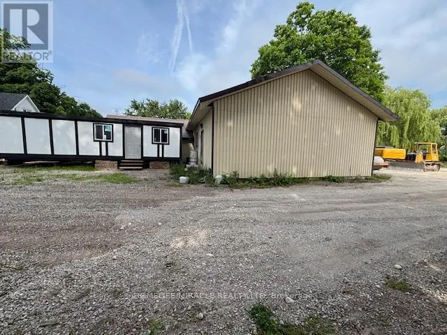 (SHOP) - 1047 PARKINSON ROAD