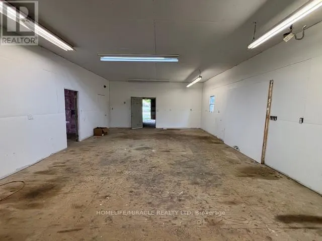 (SHOP) - 1047 PARKINSON ROAD