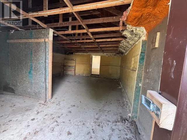 (SHOP) - 1047 PARKINSON ROAD