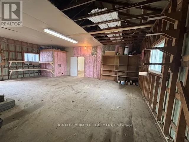 (SHOP) - 1047 PARKINSON ROAD
