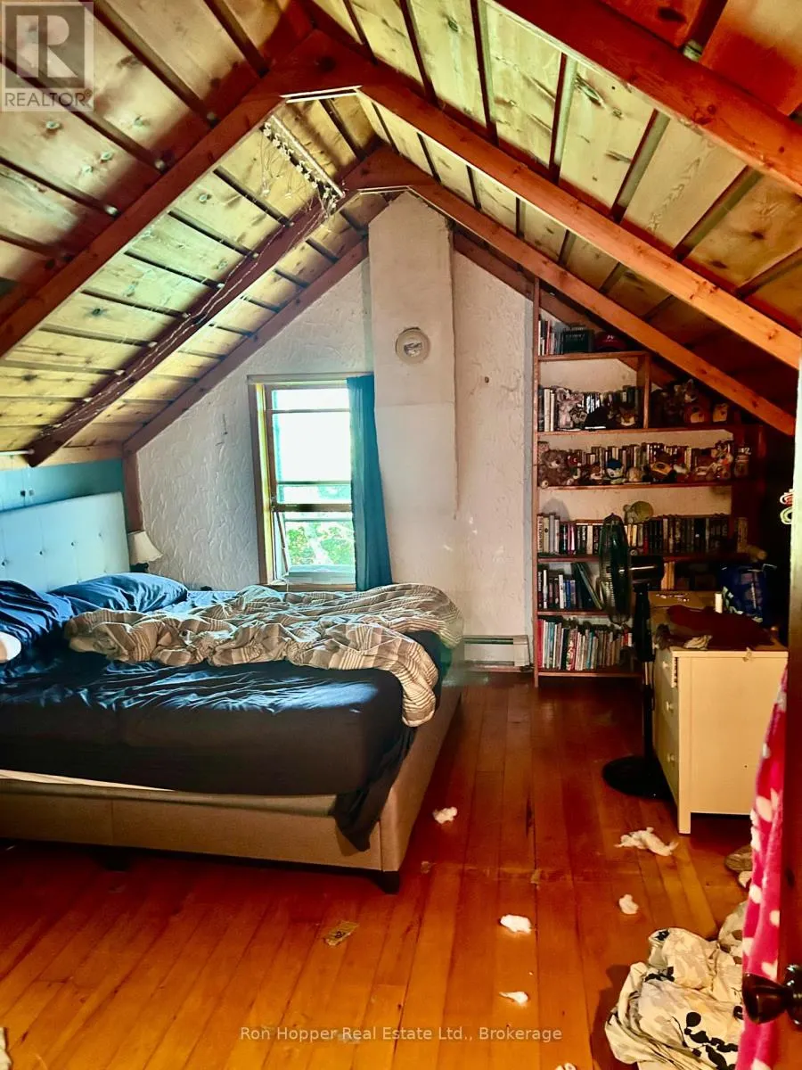 439629 SYDENHAM-LAKESHORE DRIVE