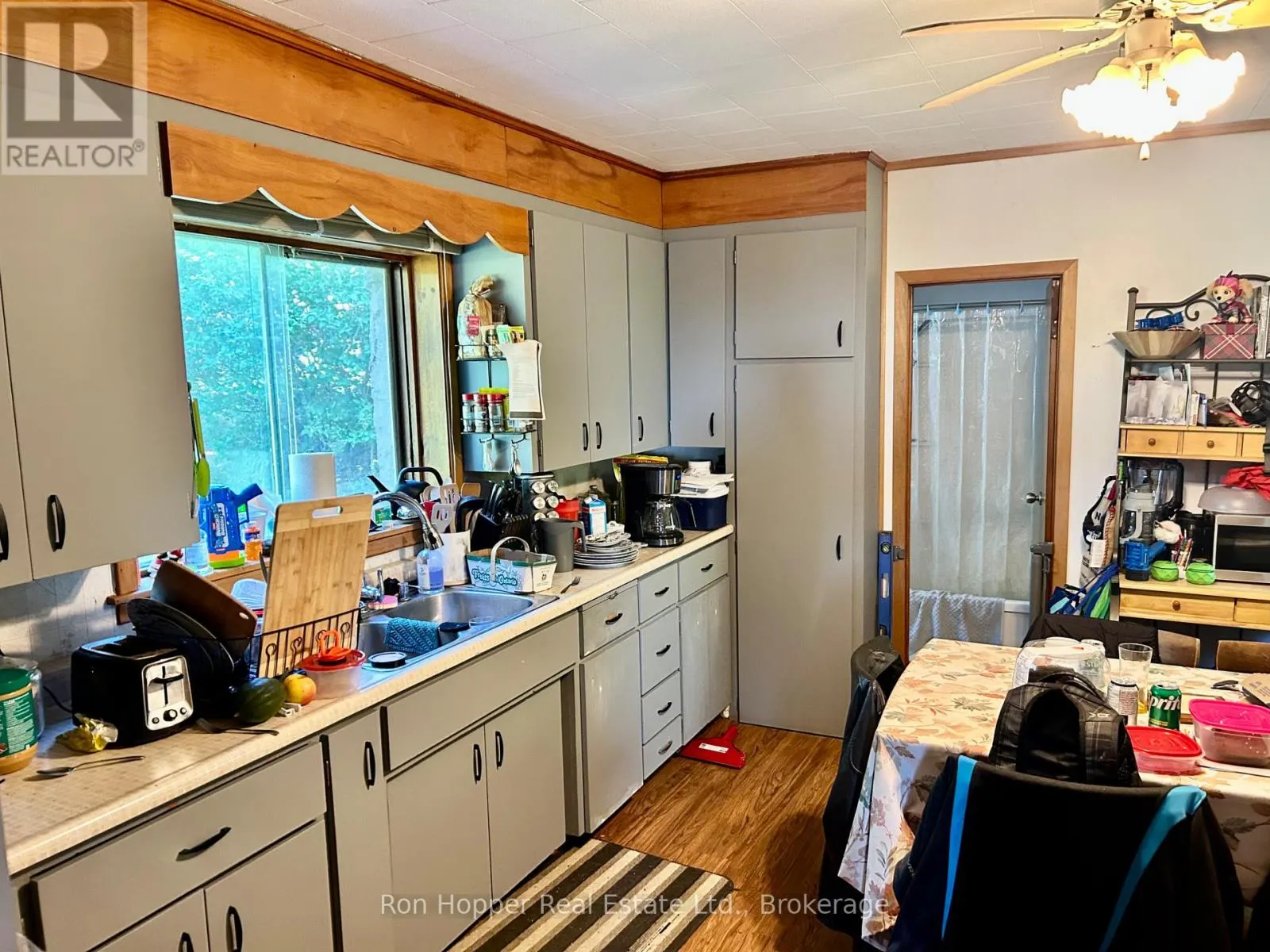 439629 SYDENHAM-LAKESHORE DRIVE