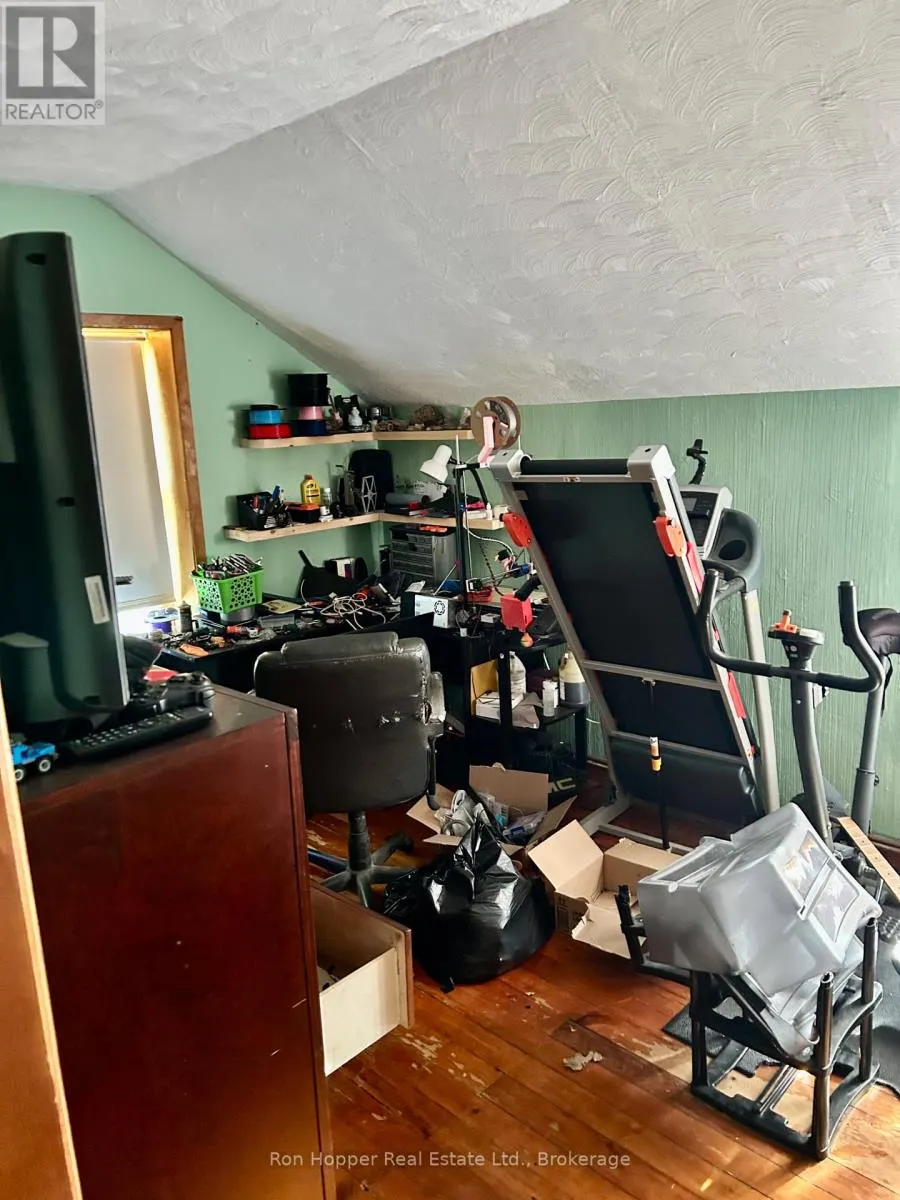 439629 SYDENHAM-LAKESHORE DRIVE