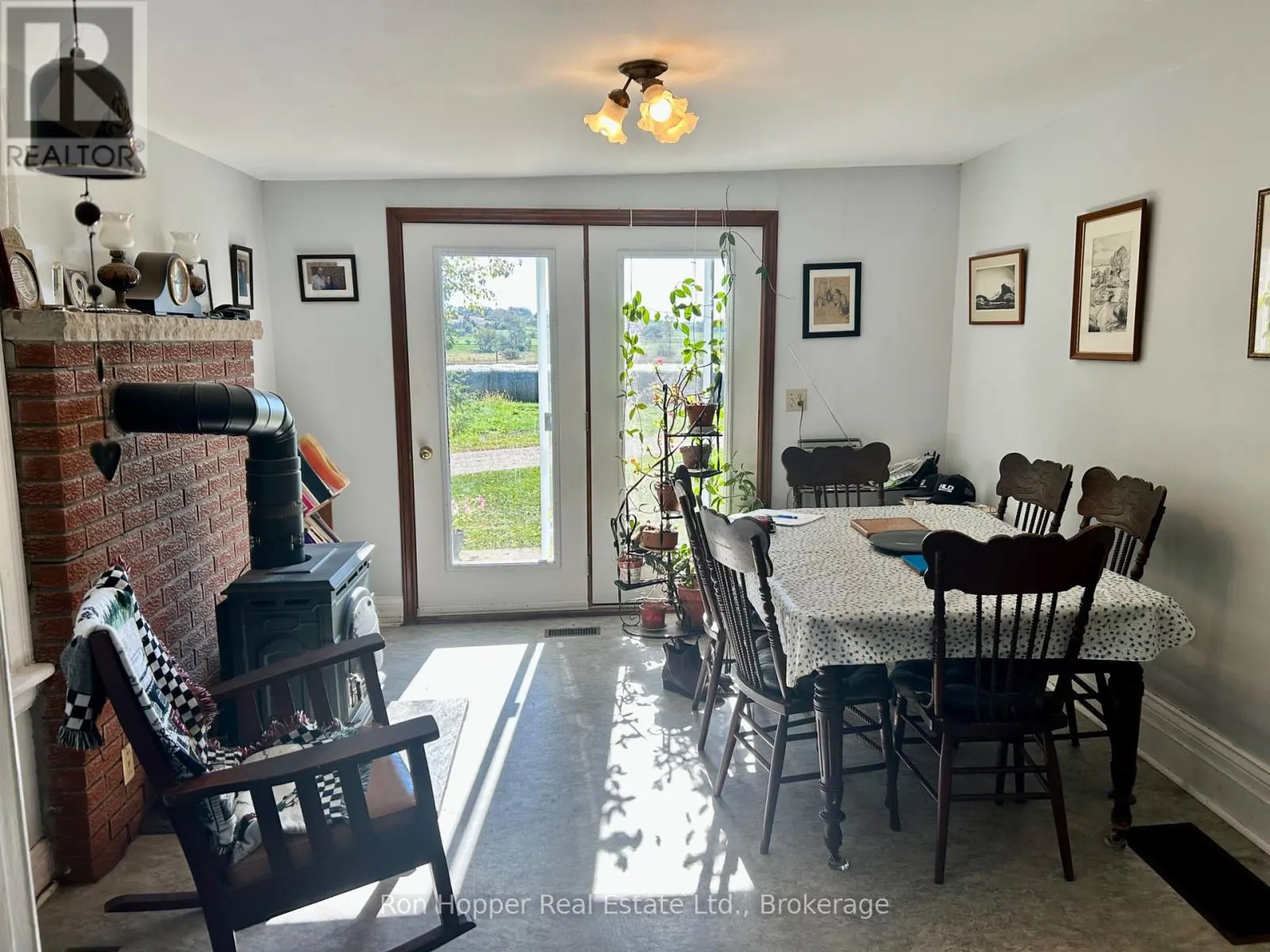 439567 SYDENHAM-LAKESHORE DRIVE
