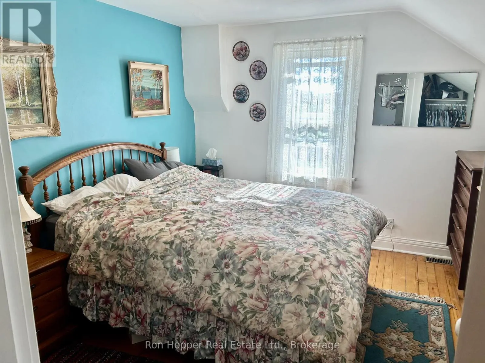 439567 SYDENHAM-LAKESHORE DRIVE