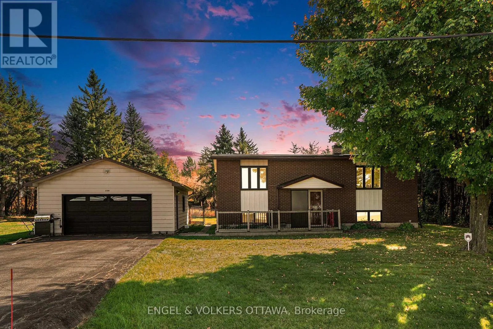 258 HERRICK DRIVE, RR#1, ARNPRIOR DRIVE