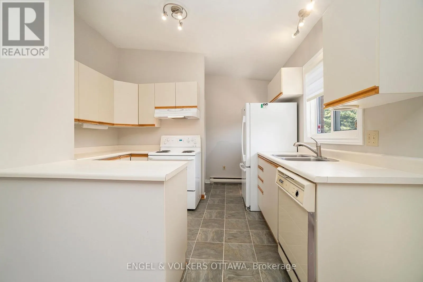 258 HERRICK DRIVE, RR#1, ARNPRIOR DRIVE