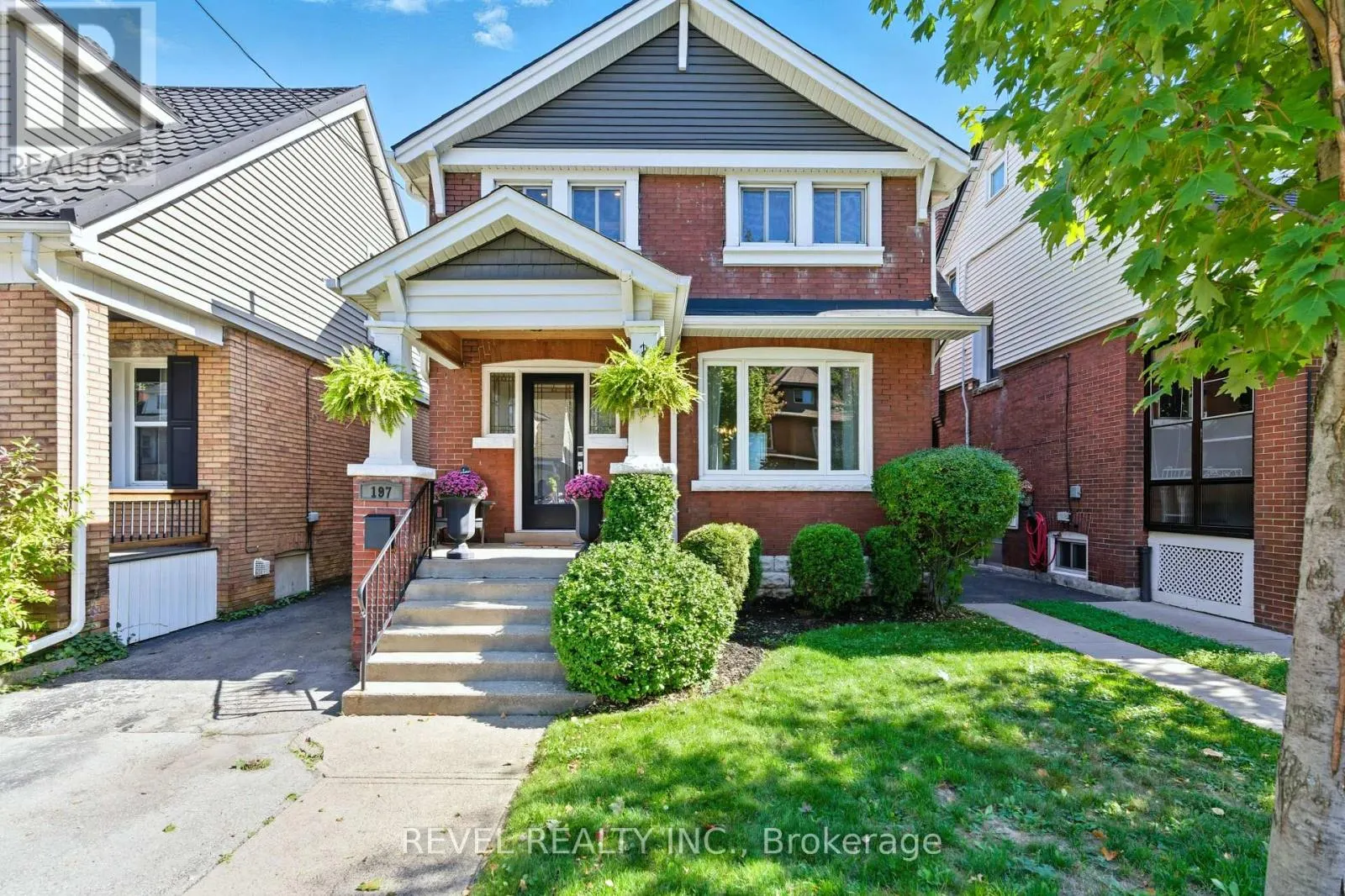197 BALMORAL AVENUE S
