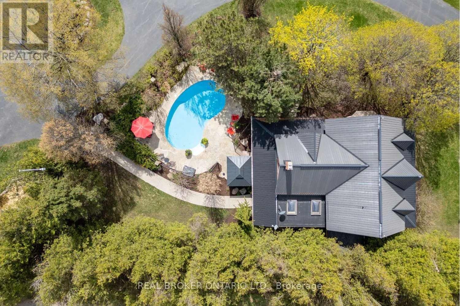 832 HIGHWAY 7A