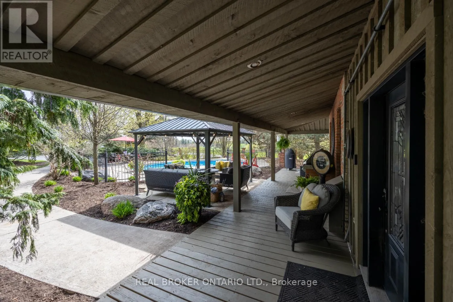 832 HIGHWAY 7A