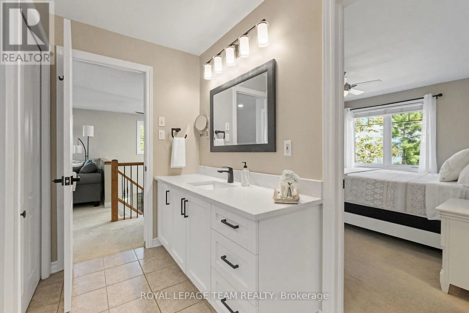 2893 BARLOW CRESCENT