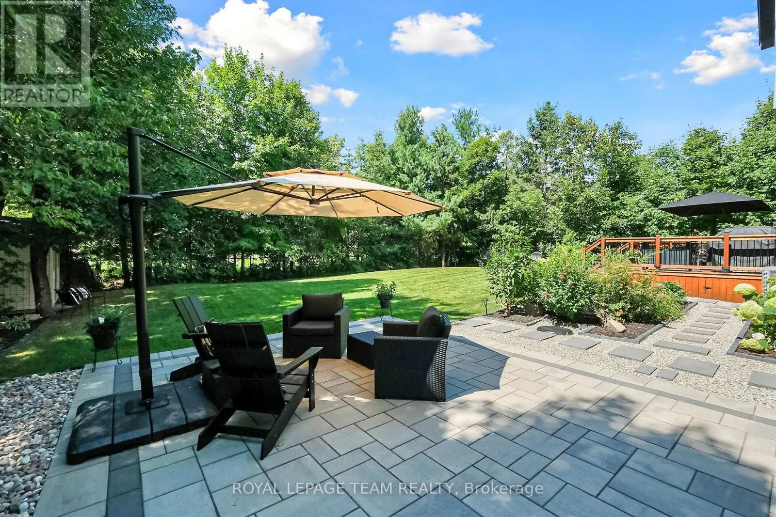 2893 BARLOW CRESCENT