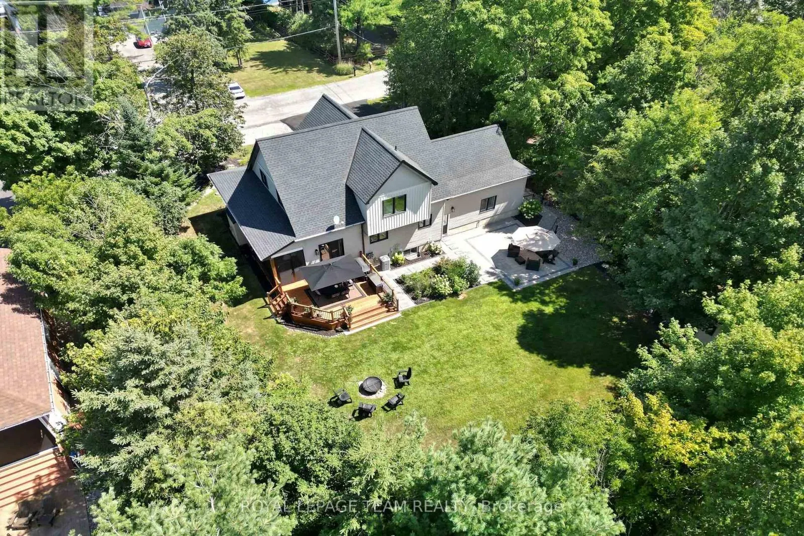 2893 BARLOW CRESCENT