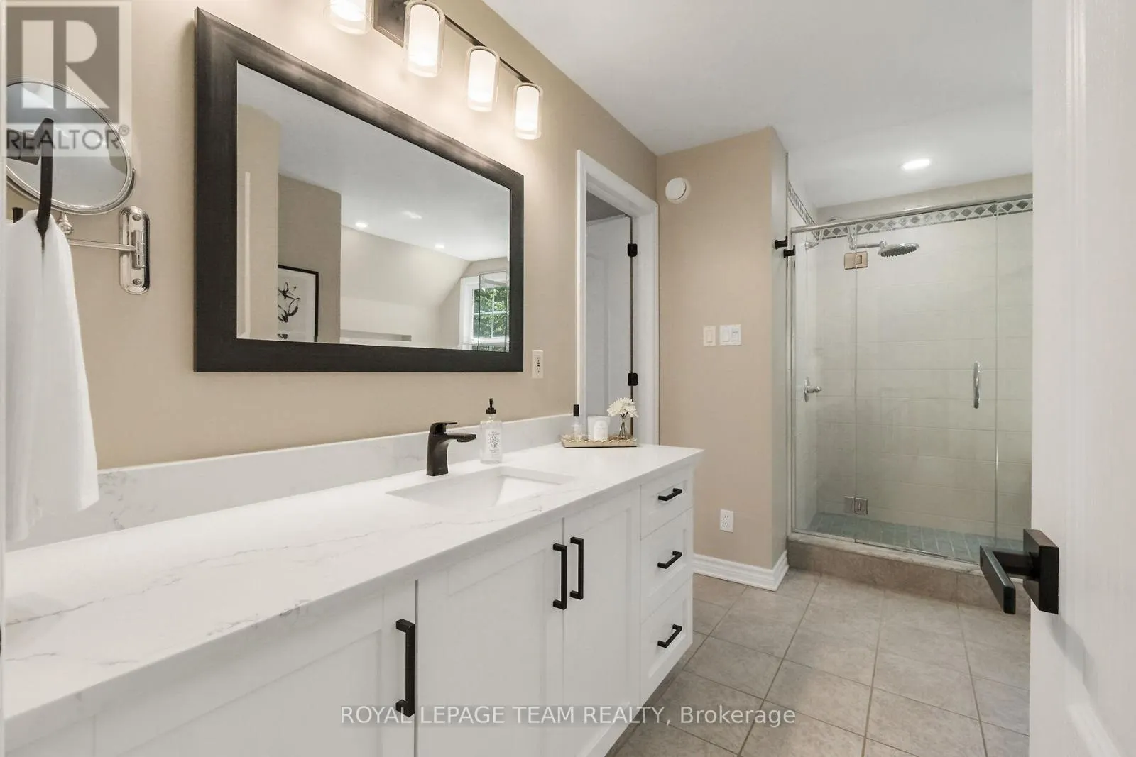 2893 BARLOW CRESCENT