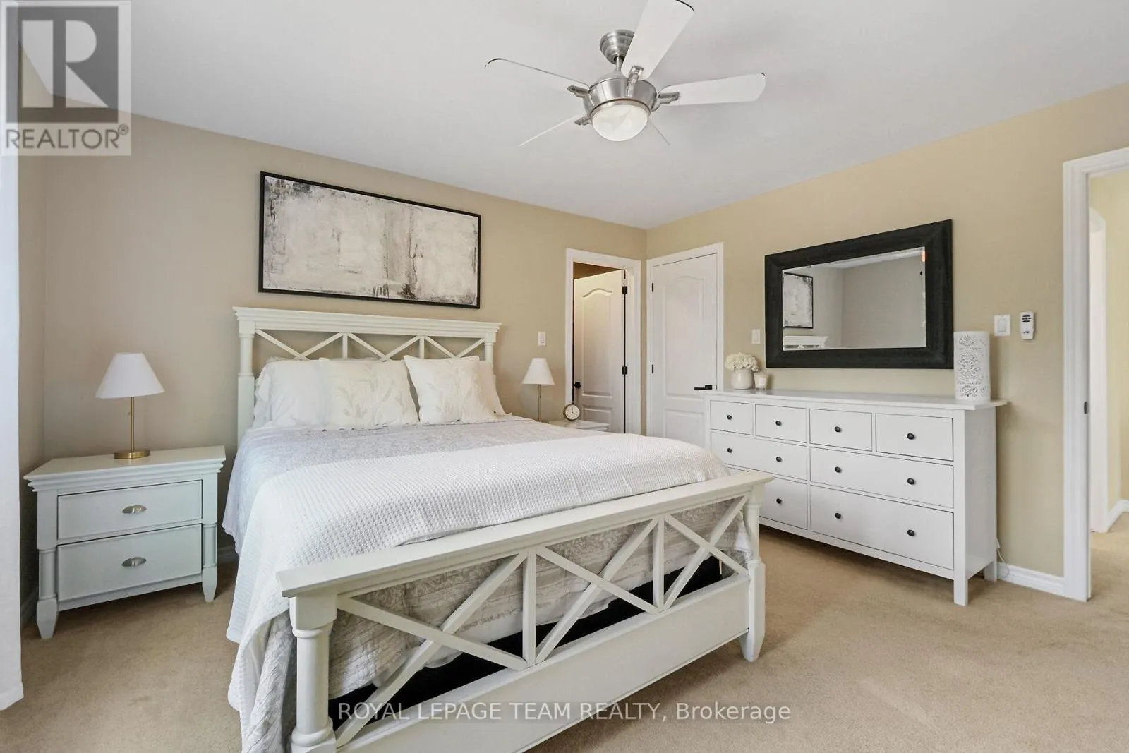 2893 BARLOW CRESCENT