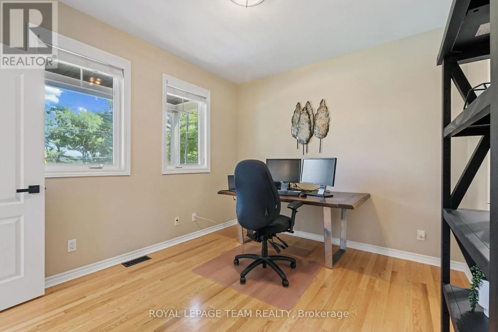 2893 BARLOW CRESCENT