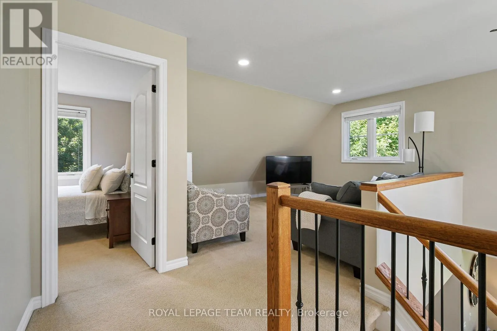 2893 BARLOW CRESCENT